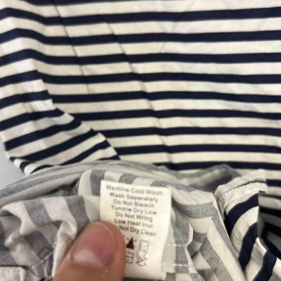 Undefeated Men's Blue & White‎ Striped Short Sleeve Button Up Shirt Size S - Picture 7 of 7